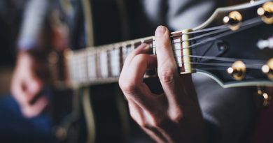 Mastering the Fretboard: Tips for Increasing Guitar Speed