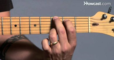 Left Hand Positioning | Guitar Lessons